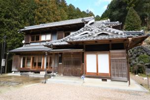 奈良県桜井市　ヒノキ造りの重厚かつ優美な日本建築邸
