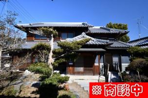 奈良県大和郡山市　重量感ある日本家屋