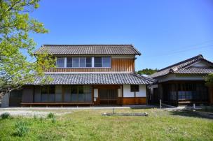 三重県伊賀市槇山　周りに建物が少なく、見晴らしのよい日本家屋