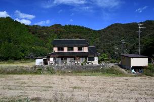 兵庫県養父市大屋町須西　開放感あるロケーションに建つ日本家屋